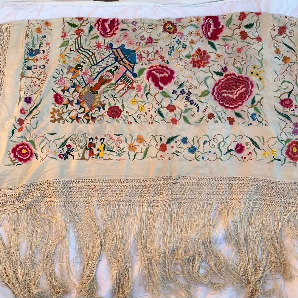 Vintage Japanese Silk Embroidered Manton Manila Piano Shawl